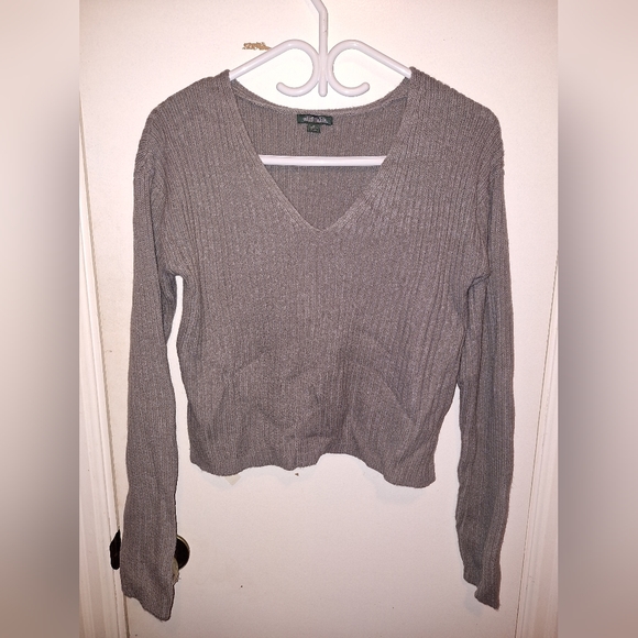 Wild Fable v-neck sweater - Picture 1 of 5